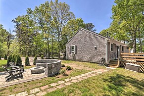 Updated Yarmouth Escape Near Swan Pond + Beaches!