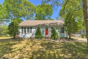 Updated Yarmouth Escape Near Swan Pond + Beaches!