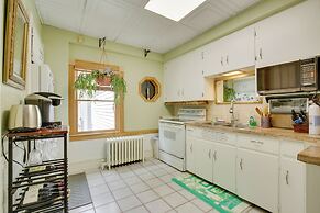 Quaint Beverly Townhome: Walk to Beach & Downtown!