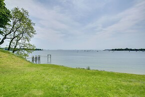 Quaint Beverly Townhome: Walk to Beach & Downtown!