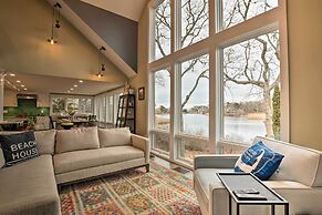 Waterfront Hyannis Home: 1 Mi to Ferry & Beach!