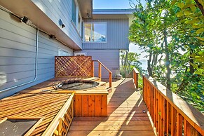 Walk to Keller Beach: Waterfront Studio w/ Hot Tub