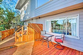 Walk to Keller Beach: Waterfront Studio w/ Hot Tub