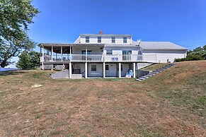 Fantastic Plymouth House w/ Deck & Ocean Views!