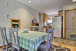 Coastal Cottage: Walk to Chipman's Cove!