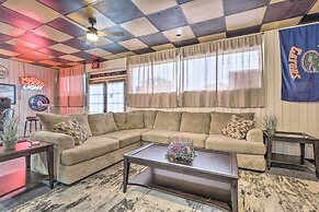 'the Float Yard' Pensacola Home w/ Pool Table