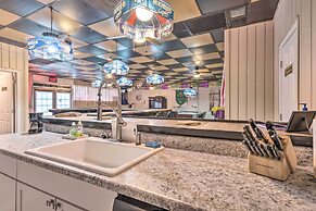 'the Float Yard' Pensacola Home w/ Pool Table