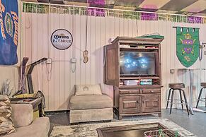 'the Float Yard' Pensacola Home w/ Pool Table