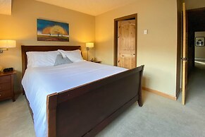 Ski-in Breckenridge Abode: Walk to Main St & Lifts