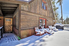 Spacious Grand Lake Cabin w/ Hot Tub & Deck