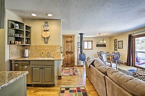 Spacious Grand Lake Cabin w/ Hot Tub & Deck