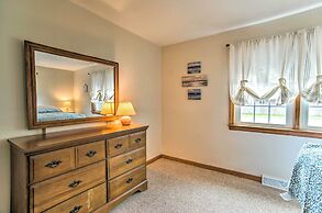 Traditional Cape Cod Cottage: Walk to Beach!