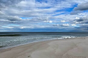 Bright & Airy Condo - Walk to Ortley Beach!