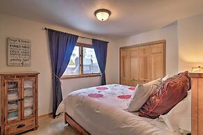 3 Mi to Main St: Home w/ Mtn-view Deck in Breck!