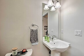 Rooftop Deck & City Views: Denver Abode!