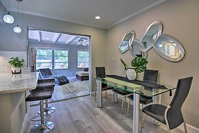 Sunny Sarasota Home w/ Yard < 2 Mi to Downtown!