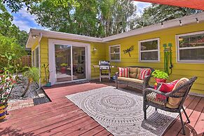 Sunny Sarasota Home w/ Yard < 2 Mi to Downtown!