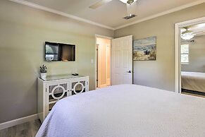 Sunny Sarasota Home w/ Yard < 2 Mi to Downtown!