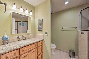 Luxurious Downtown Lodi Apartment in Wine Country!