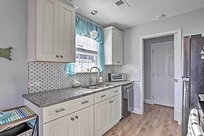 Beach-themed Retreat: 10 Mi to Downtown Charleston