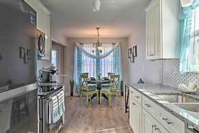 Beach-themed Retreat: 10 Mi to Downtown Charleston