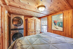 Close to Skiing: Cabin w/ Pool Access in Breck