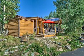 Close to Skiing: Cabin w/ Pool Access in Breck