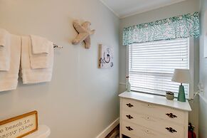 Oceanview Rockaway Beach Condo w/ Deck & Gas Grill