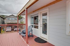 Oceanview Rockaway Beach Condo w/ Deck & Gas Grill