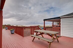 Oceanview Rockaway Beach Condo w/ Deck & Gas Grill