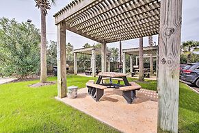 Galveston Condo w/ Oceanfront Views & 2 Pools