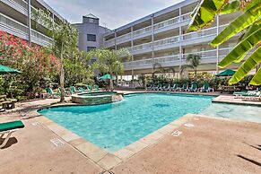 Galveston Condo w/ Oceanfront Views & 2 Pools