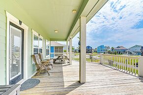 Walk to Ocean: 'pura Vida' Crystal Beach House!