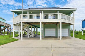 Walk to Ocean: 'pura Vida' Crystal Beach House!
