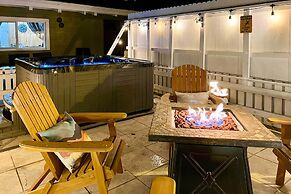 Cabin w/ Mountain Views ~ 2 Mi to Ruidoso Midtown!