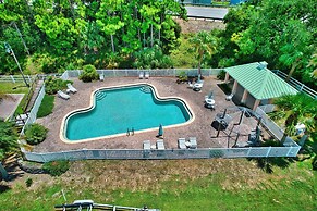 Riverfront Carrabelle Home w/ Furnished Patio!