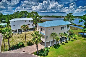 Riverfront Carrabelle Home w/ Furnished Patio!