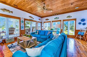 Riverfront Carrabelle Home w/ Furnished Patio!