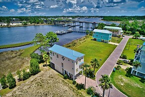 Riverfront Carrabelle Home w/ Furnished Patio!