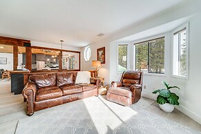 Updated Tahoe Donner Cabin w/ Golf Course Views!