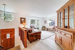 Updated Tahoe Donner Cabin w/ Golf Course Views!