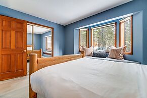 Updated Tahoe Donner Cabin w/ Golf Course Views!