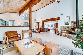 Updated Tahoe Donner Cabin w/ Golf Course Views!