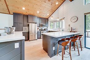 Updated Tahoe Donner Cabin w/ Golf Course Views!