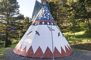 Remote Mtn Retreat w/ Hot Tub: Outside Bozeman!