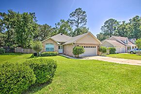 Cozy-modern Pensacola Home: Large Yard, Grill