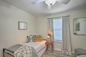 Cozy-modern Pensacola Home: Large Yard, Grill