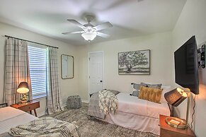 Cozy-modern Pensacola Home: Large Yard, Grill