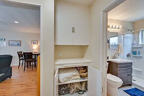 Pacific Beach Apartment: Walk to Beach & Pier!