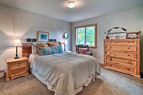 Tahoe Donner Retreat w/ Hot Tub & Fireplace!